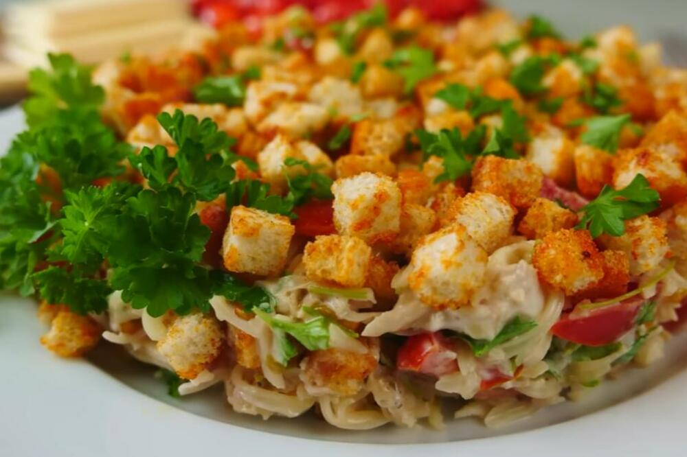 SVI ĆE VAM TRAŽITI RECEPT: Svečana slavska SALATA SA RIBOM, tajna je u ovome (VIDEO)