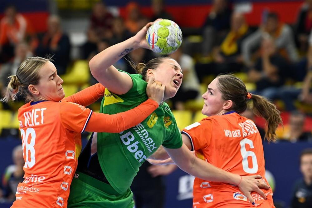 PRETERALE SA TOMPSONOM: Crnogorke se obrukale van terena, pa ih Holanđanke RAZBUCALE na EP!