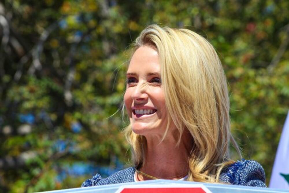 Dženifer Sibel Njusom