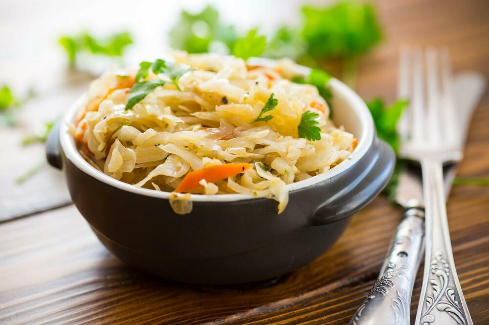 KISELI KUPUS JE PUN "ŽIVIH BAKTERIJA“: Ipak, sadrži i jedinjenje koje može da bude KOBNO po VAŠE ZDRAVLJE!