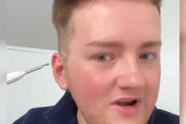 POKAZAO ŠTA MU JE GODINAMA BILO ZAGLAVLJENO U UVETU: Od ovoga će vam se ŽELUDAC OKRENUTI (VIDEO)