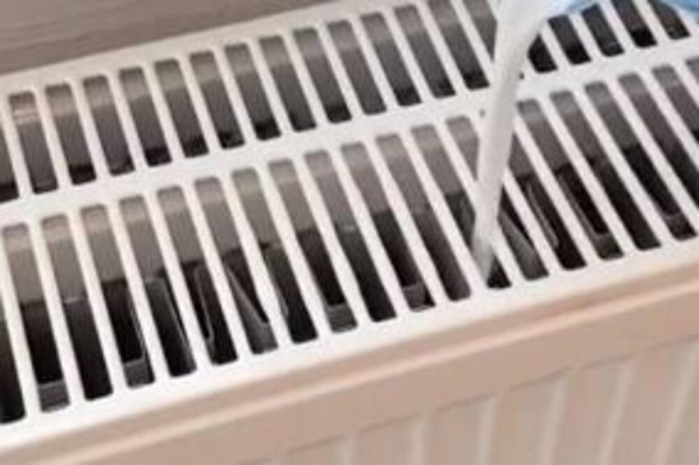 ŽENA PODELILA GENIJALAN TRIK ZA PRANJE RADIJATORA: Biće vam ŽAO što ovo niste VIDELI RANIJE (VIDEO)