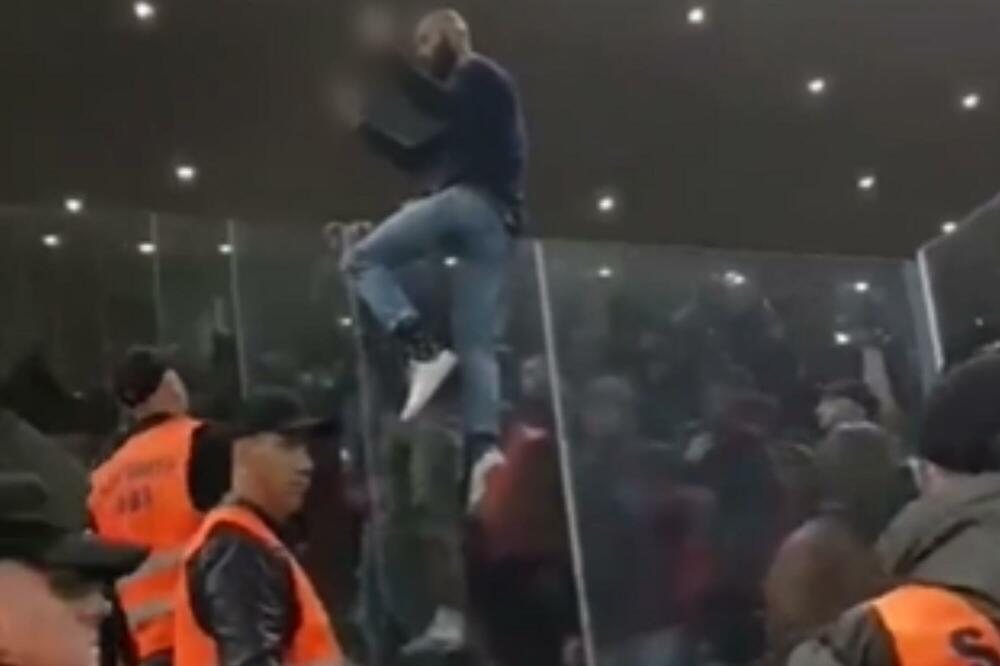 "SRBIJA, SRBIJA" U TIRANI: Italijani su ovako RAZBESNELI Albance, pa počeli da se šibaju! (VIDEO)