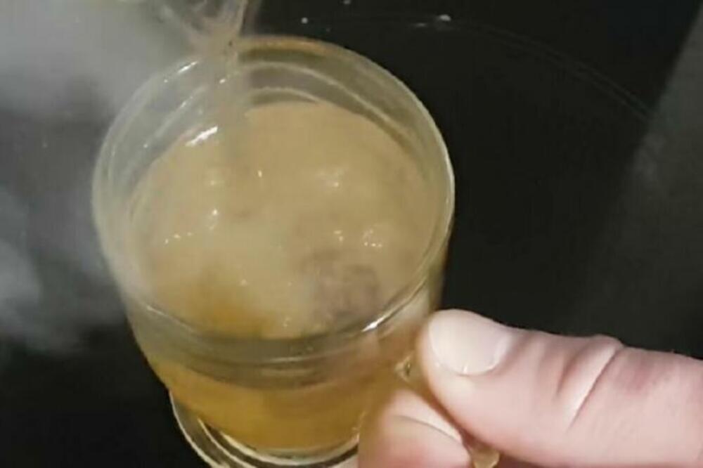 OVAJ ŠUMADIJSKI ČAJ MOŽE DA VAS ZAGREJE U ROKU OD 5 MINUTA: Zaboravite na OBIČNU RAKIJU, OVO JE IZUM GODINE