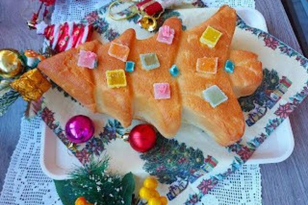 OVAKO SE PRAVI JELKA HLEB, VRHUNSKA DEKORACIJA I JOŠ BOLJI UKUS: Porodica će se obradovati više nego ikad (VIDEO)
