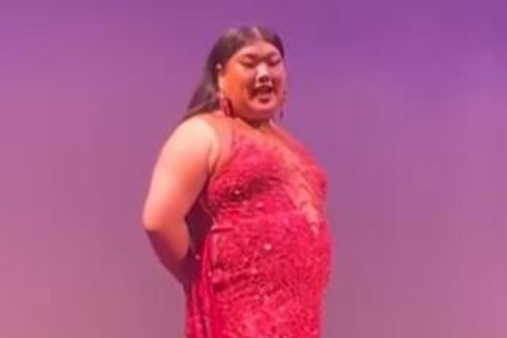 TRANSRODNA TINEJDŽERKA POBEDILA NA IZBORU ZA MISS: A evo šta je USLEDILO nakon TOGA (FOTO)