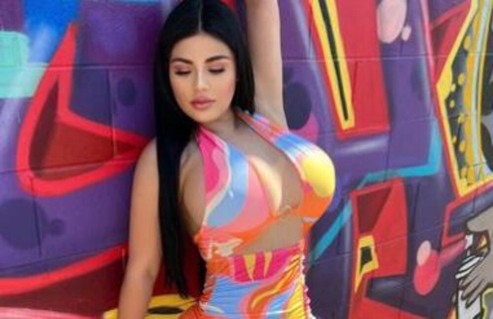 Vini Fias, Instagram, Starleta