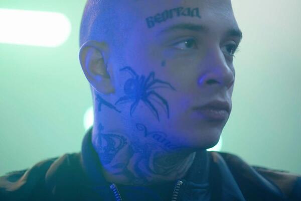 ZA NJEGA PRIČAJU DA JE SEKTAŠ: Otkrivamo ko je Džidžin istetovirani BRAT PECA (FOTO)