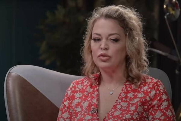 POČELA SAM DA VRIŠTIM, PROBUDILA SAM CELU ZGRADU: Ćerka poznate pevačice ZAVAPILA javno, OČAJNA JE