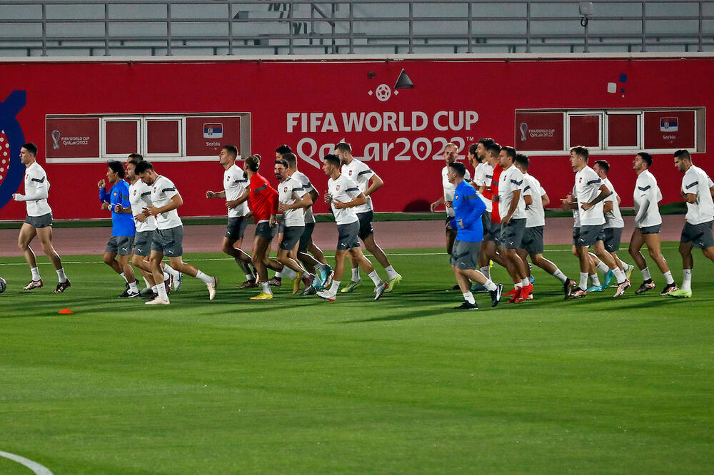 "ORLOVI" TRENIRALI U KATARU: Pogledajte raspoloženje u taboru Srbije - jedna dobra i jedna loša vest! (FOTO)