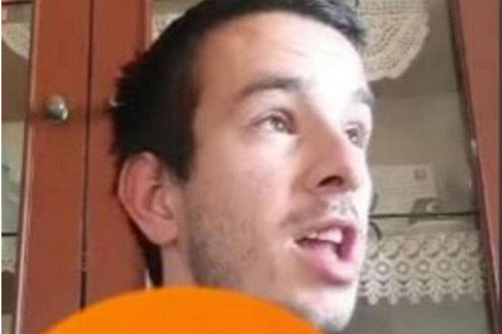 BOLESTAN SNIMAK ZGROZIO CELU SRBIJU:Poznati Tiktoker gleda kako mu OTAC PREBIJA ŽENU,a on ni da PRSTOM MAKNE! VIDEO