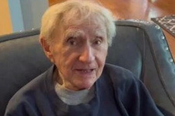 NAJSTARIJI DOKTOR NA SVETU NIKAD NIJE RADIO OVE 3 STVARI: Kada čuju koliko ima GODINA, svi se ŠOKIRAJU (VIDEO)