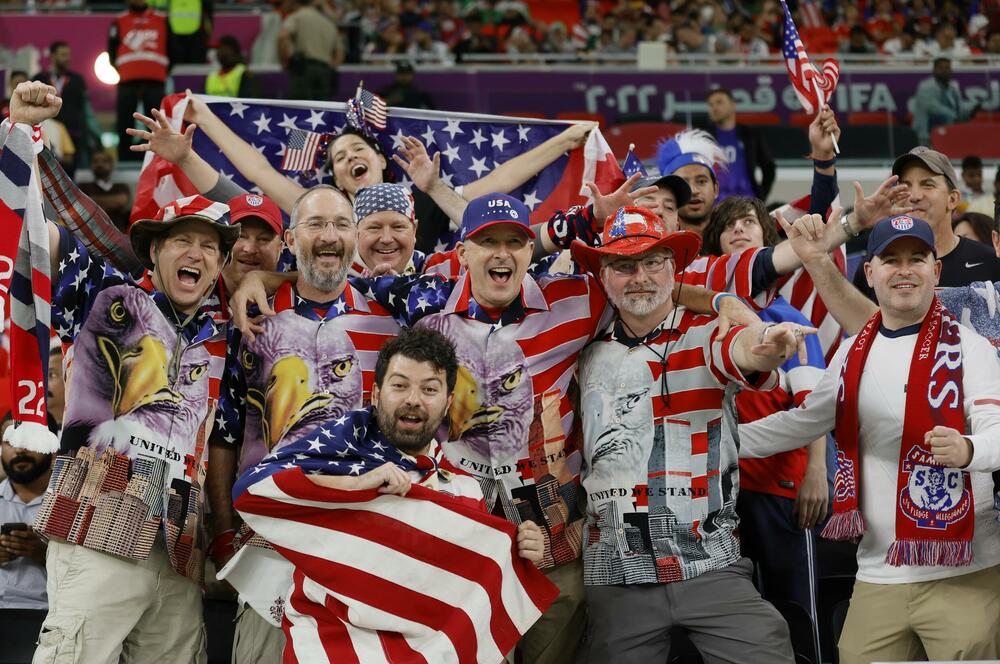 Navijači Amerike pred meč njihovog tima i Velsa