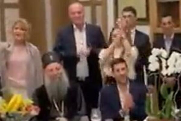 PATRIJARH NA SLAVI KOD ĐOKOVIĆA: Svi pevali ovu patriotsku pesmu za Aranđelovdan! (VIDEO)