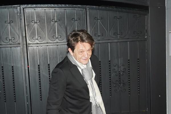 SVI POGLEDI UPRTI KA BJELINOJ ŽENI, DUGO JE NISMO VIDELI: Zanosna CRNKA izuzetne lepote, PAŠĆE VAM VILICA zbog DAME