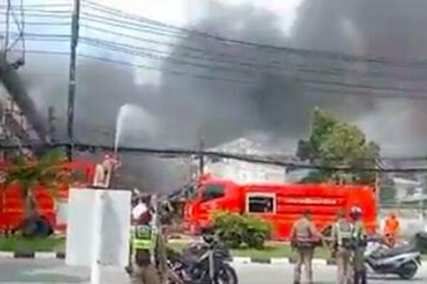 EKSPLODIRALA BOMBA U POLICIJSKOM KOMPLEKSU NA TAJLANDU: Ima i MRTVIH! (VIDEO)