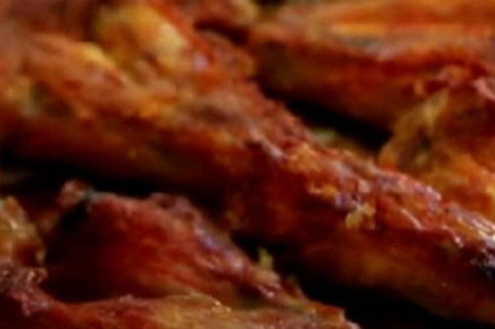 PILEĆA KRILCA STAVITE U OVAJ SOS I SVI ĆE VAS PITATI ZA RECEPT: Od ovoga ne može UKUSNIJE, RUČAK za 10