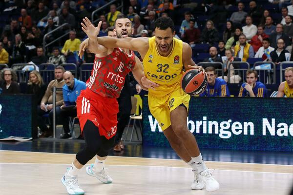 DOZA SAMOPOUZDANJA SADA JE JOŠ VEĆA! Zvezda se trijumfalno vraća kući iz Berlina! (FOTO)