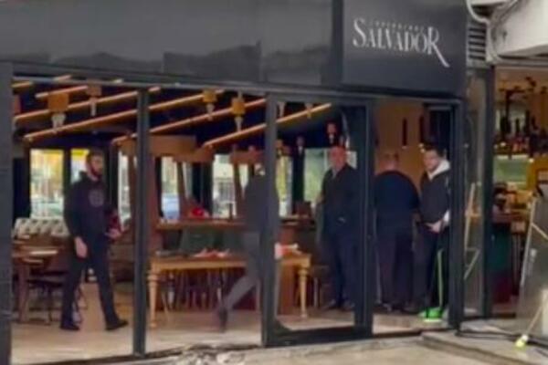 PODGORICA NA NOGAMA: Bačena eksplozivna naprava na Rimski trg, od siline EKSPLOZIJE popucala STAKLA (VIDEO)