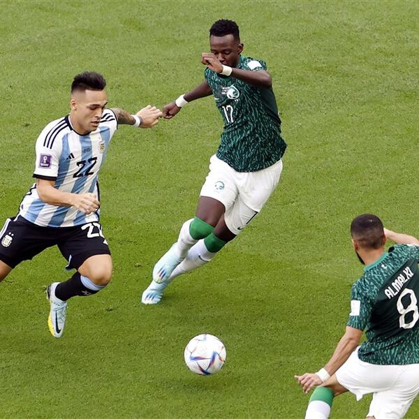 VAR JE POGREŠIO?! Ako gledamo ove slike, Argentina je trebalo da vodi 2:0! (FOTO)
