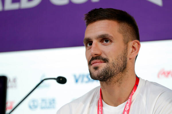 "TADIĆU, DOĐI U ZVEZDU, ZAVRŠI KARIJERU KOD NAS"! Fudbaler crveno-belih pozvao kapitena Srbije i Ajaksa na Marakanu