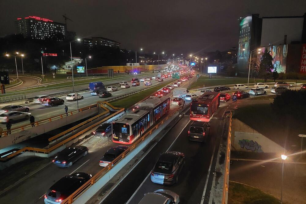 PREKID SAOBRAĆAJA NA NEKIM DEONICAMA: "Putevi Srbije" naveli alternativne prelaze, opasnost od ODRONA!