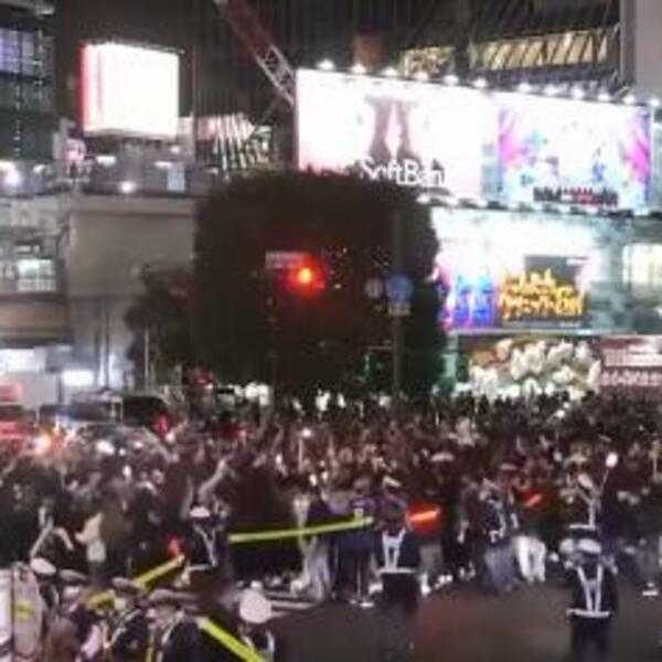 HIT VIDEO JAPANACA! Ovi ljudi su sa druge planete - slave pobedu protiv Nemaca i poštuju sva pravila! (VIDEO)