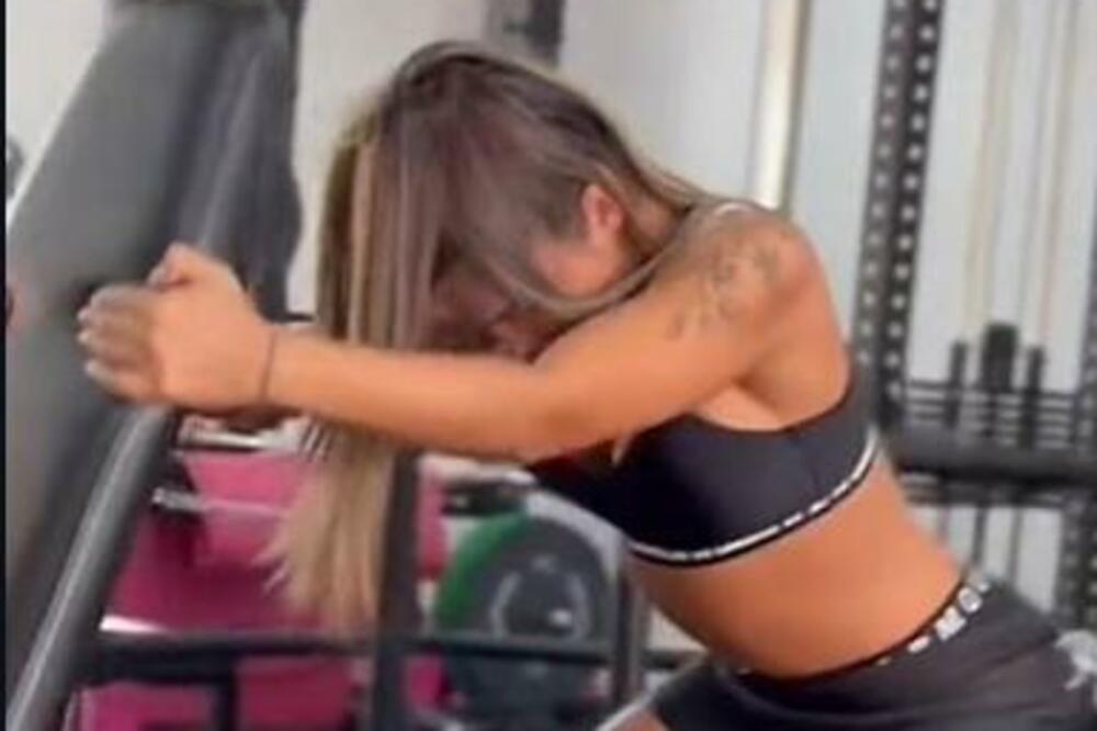 BEZOBRAZNI SNIMAK SANDRE AFRIKE: Njen najpoznatiji atribut u KRUPNOM KADRU, padanje u nesvest koliko je dobra FOTO