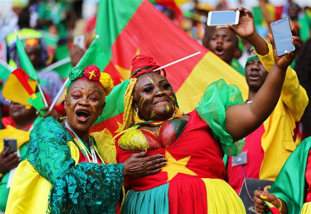 Navijačica Kameruna, Navijačice Kameruna