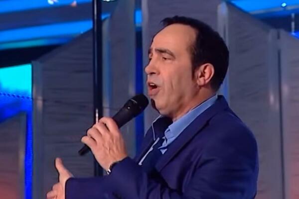 BOSANSKI PEVAČ JEDVA IZVUKAO ŽIVU GLAVU: Pao u POSTELJU i izgubio 23 KG, evo šta su mu DIJAGNOSTIFIKOVALI