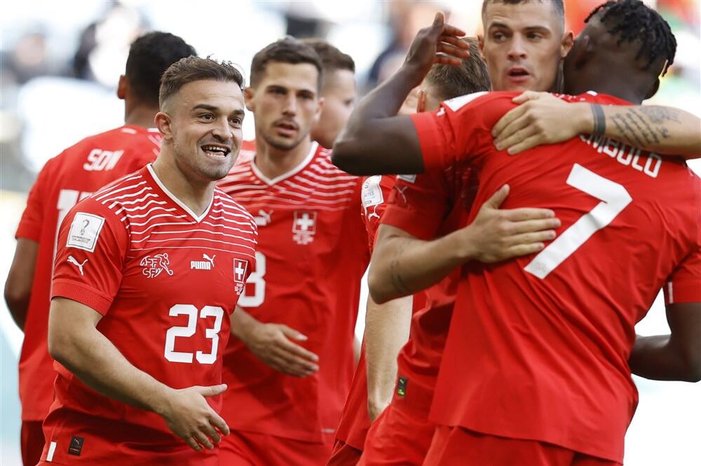ŠVAJCARCI ZAPOSELI ČELO NAŠE GRUPE: Kamerun krenuo dobro pa izbledeo, gol Embola rešio meč! (VIDEO)