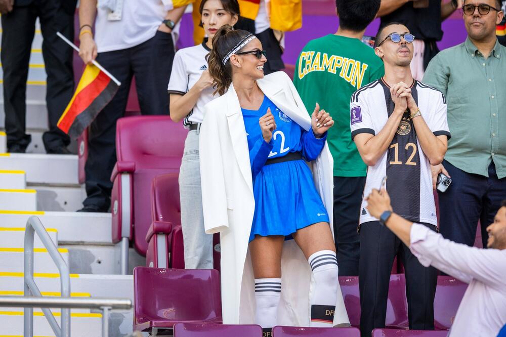 BODRILA NEMAČKU, SAD ĆE I SELESAO PROTIV SRBIJE: Najzgodnija Brazilka je zadužena za "sambu" na tribinama! (VIDEO)