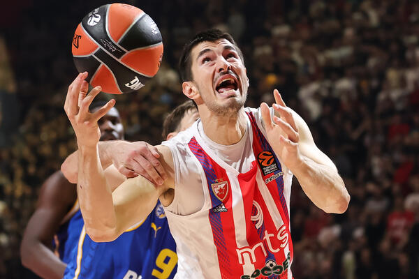 LUDA ZAVRŠNICA PRIPALA ZVEZDI ZA TREĆU UZASTOPNU POBEDU! Makabi imao šut za pobedu, crveno-beli PREŽIVELI dramu