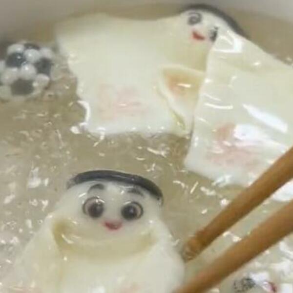 NAPRAVIO JELO U OBLIKU ŠEIKA: Snimak ubrzo postao viralan, a on ima samo JEDNO PITANJE (VIDEO)