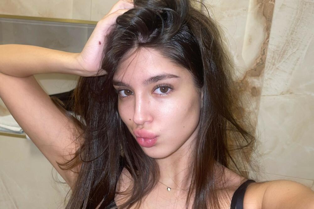 ĆERKA HARISA DŽINOVIĆA PRIZNALA ONO ŠTO SVI KRIJU: Ovim postupkom ZABEZEKNULA fanove, da li je moguće da to radi?