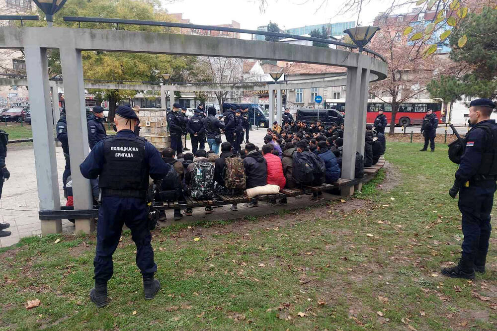 PRIPADNICI MUP-A PRONAŠLI 829 MIGRANATA NAKON PUCNJAVE NA HORGOŠU: Evo šta se sada dešava sa njima (FOTO)