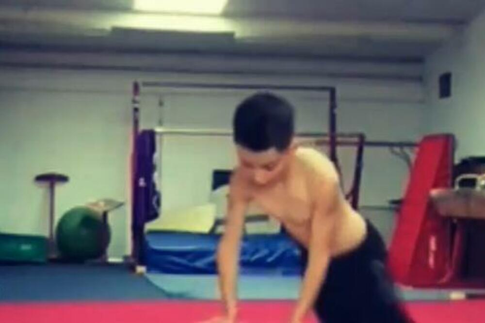 BIO JE NAJJAČI DEČAK NA SVETU SA SVEGA 8 GODINA: Evo kako ON danas IZGLEDA (FOTO/VIDEO)