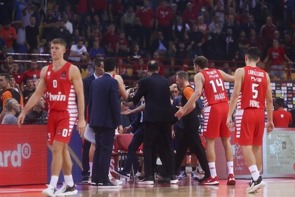 NEZAUSTAVLJIV OVE SEZONE! Četvrto individualno priznanje za košarkaša Olimpijakosa!