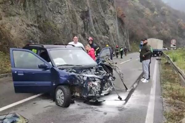 PRVE SLIKE SA MESTA NESREĆE U OVČARSKO-KABLARSKOJ KLISURI: Poznato stanje POVREĐENIH (FOTO)