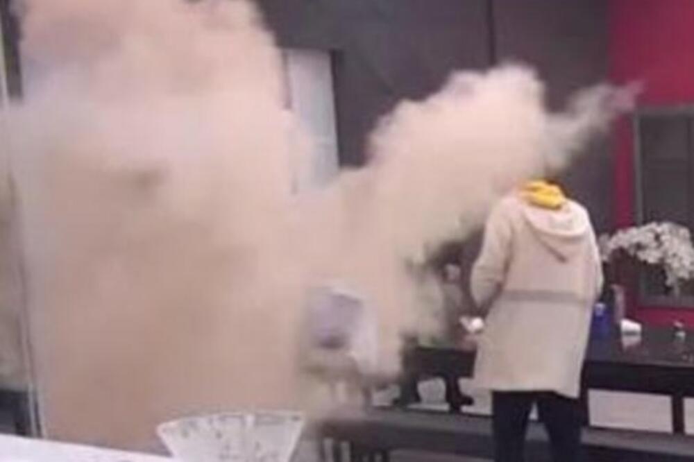 GLEDAOCI ZADRUGE U POTPUNOJ NEVERICI: Skandalozne scene prikazane uživo u programu, PRAVI ŠOK, nastao HAOS (VIDEO)