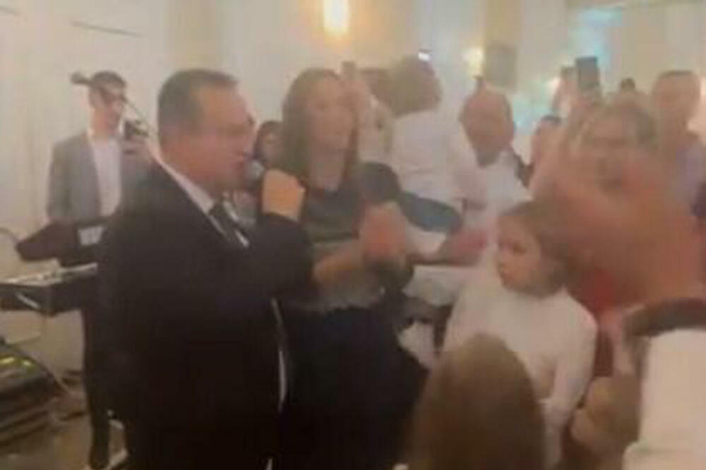 IVICA DAČIĆ VS DANICA CRNOGORČEVIĆ: Nije mogao, a da se NE LATI MIKROFONA - NOVI HIT SNIMAK