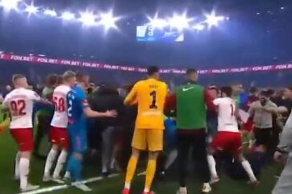 NE ZNA SE KO KOGA BIJE! Masovna tuča u Kupu Rusije, sudija pokazao 6 CRVENIH KARTONA! (VIDEO)