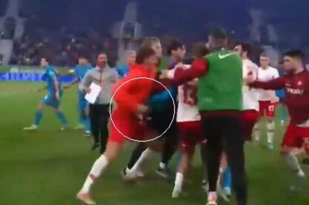 NAVIJAČ SRBIJE IZNABADAO JUŽNOAMERIKANCE: Prednjačio u tuči sa Brazilcima i Kolumbijcem! (VIDEO)