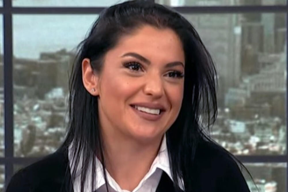 Nadica i njen suprug Damir žive u elitnom naselju u Beogradu gde su kupili stan koji su platili 500.000 evra