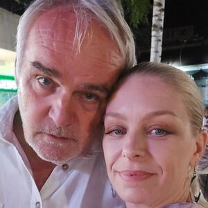 RAZLIKA IZMEĐU NAJMLAĐEG I NAJSTARIJEG 38 GODINA! Nećete verovati koliko DECE ima naš GLUMAC! Dvoje se RODILO u..