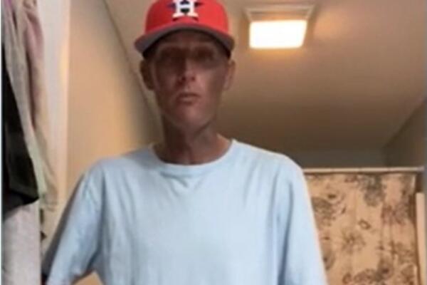 UZIMAO JE LEKOVE KOJE KORISTI VEĆINA SRBA, KADA SE PROBUDIO NIJE SE PREPOZNAO U OGLEDALU: Evo šta mu se desilo!