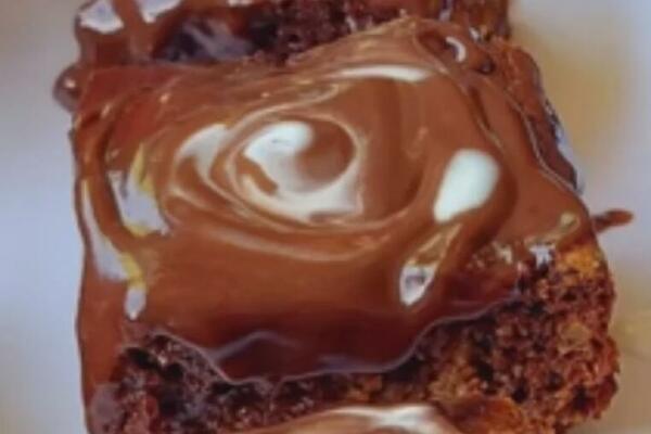 OVAJ KOLAČ JE BIO JAKO POPULARAN NA SLAVAMA ŠIROM JUGOSLAVIJE: Kao stvoren je za NOSTALGIČARE, biće vam JASNO I ŠTO