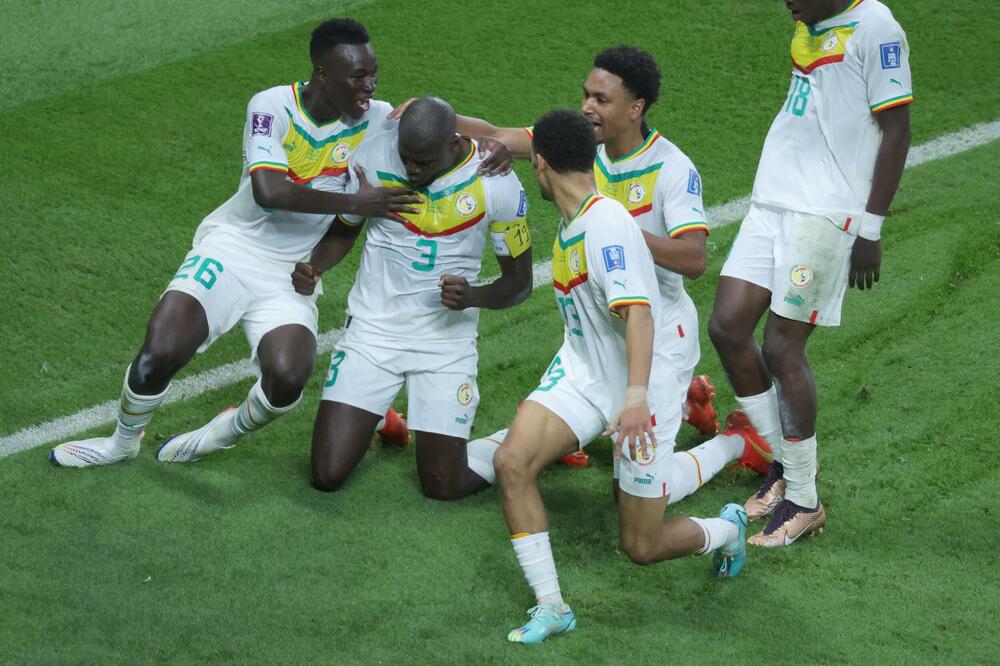 EKVADOR ZA TRI MINUTA OD SLAVLJA DO TUGE... Kulibali odveo Senegal u osminu finala Svetskog prvenstva (VIDEO/FOTO)
