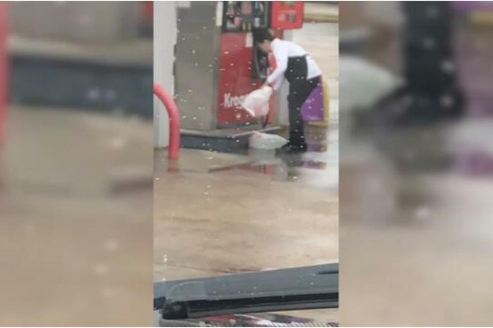 LJUDI NE VERUJU ŠTA OVA ŽENA RADI NA PUMPI: Da li je ovo MOGUĆE? (FOTO)