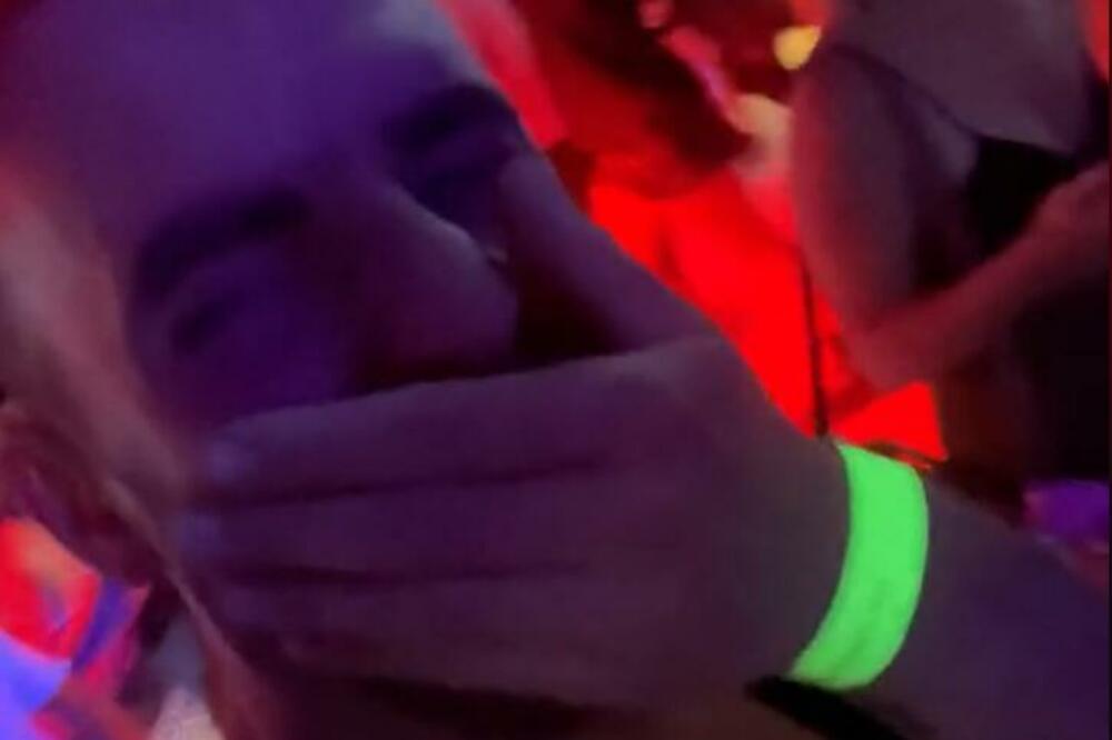 URADIO ZUBE U TURSKOJ: Kada je izašao imao je šta da vidi, svi su ga ZADIRKIVALI ZBOG OVOGA